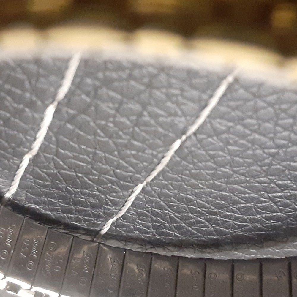 VINTAGE GUCCI FEMALE WATCH NRMINT CONDITION - Picture 2 of 6